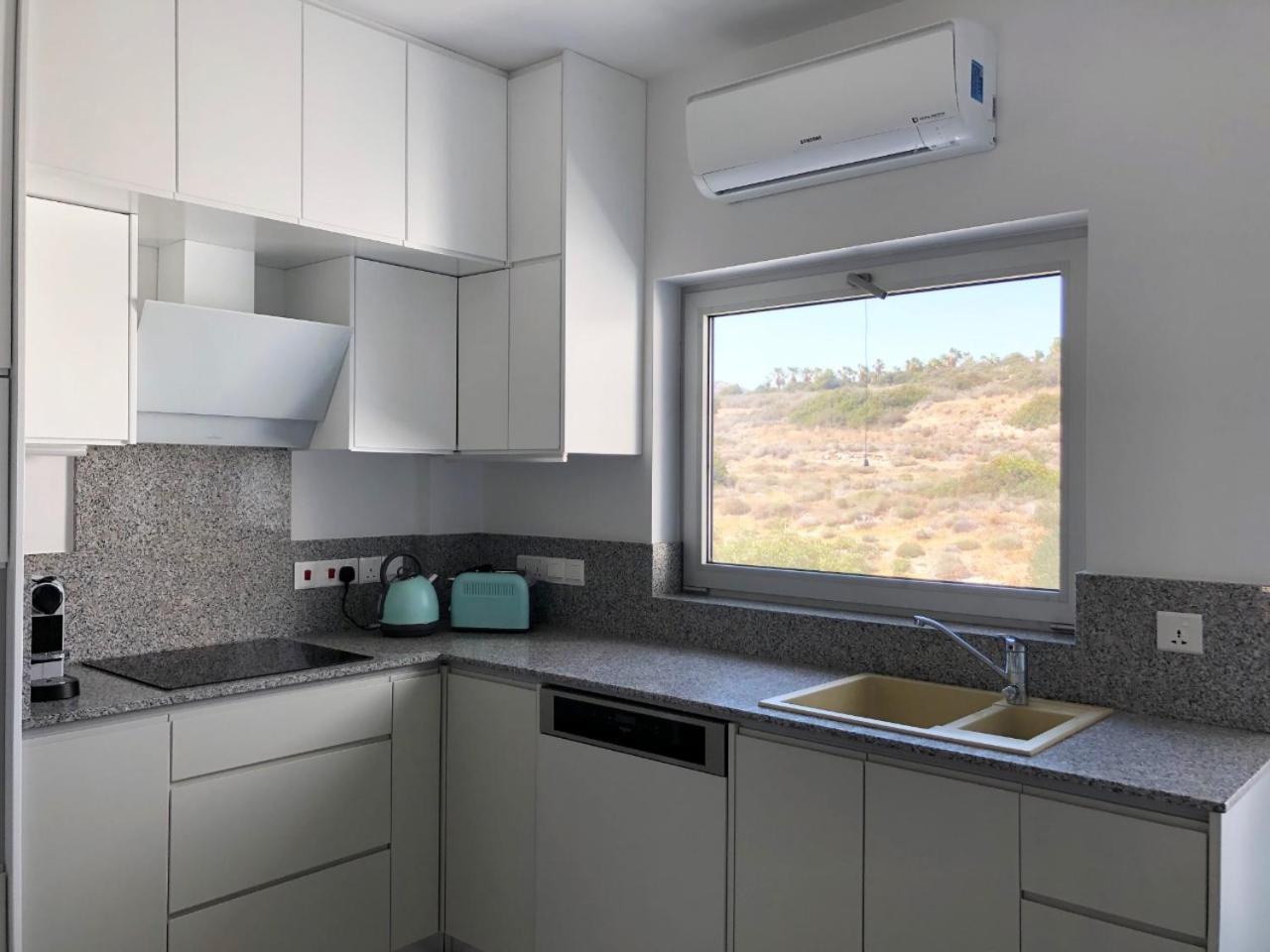 Alania Sea View Apartment Limassol Exteriör bild
